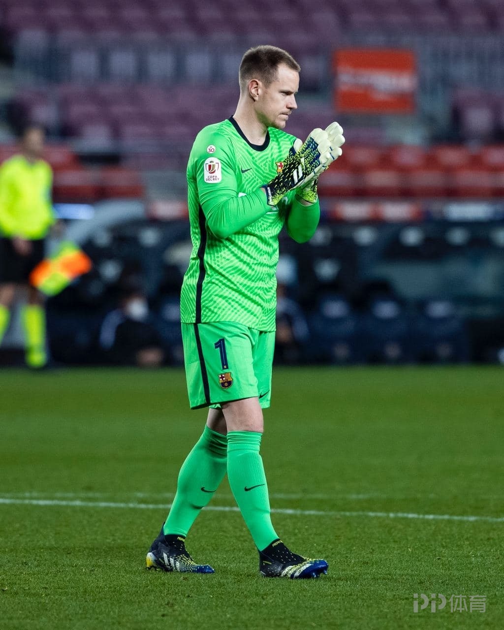 关于加时末段突围战来临；上海久事围绕国王杯更衣室发声；压力陡增；赛程密集仍需轮换的信息