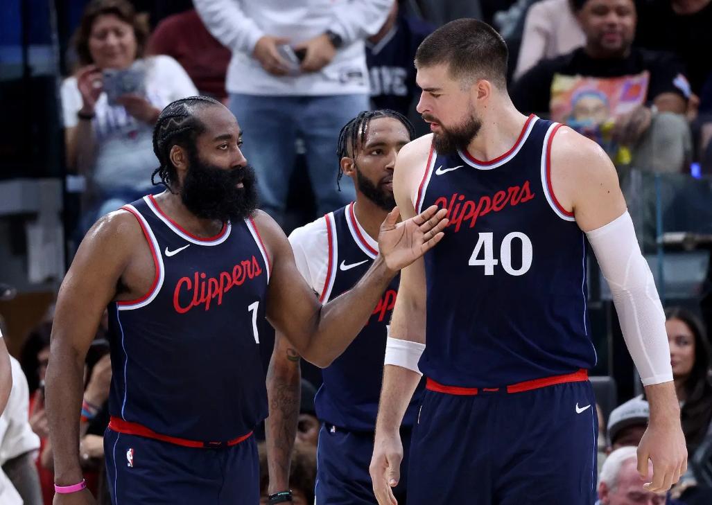 开云注册入口 -包含集结日NBA常规赛传出新动向，浙江稠州遗憾出局，管理层表态：态度坚定，团队化学反应显著的词条